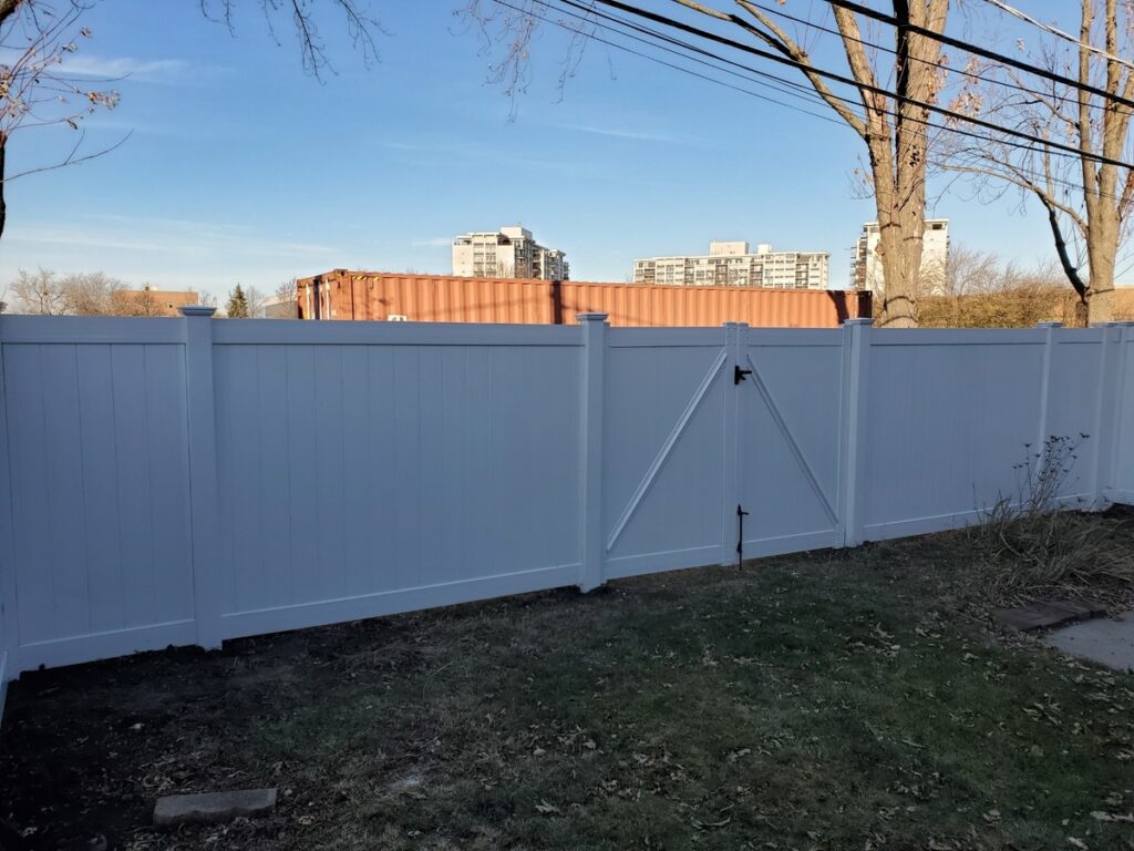 Privacy vinyl fence Antioch, Illinois, United States