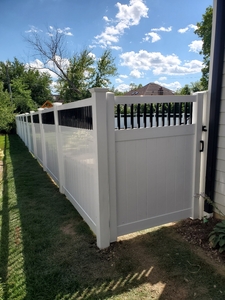 Privacy vinyl fence installation Antioch, Illinois, United States