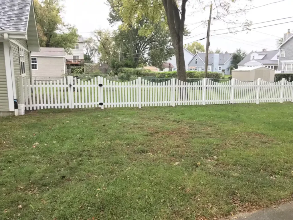 Vinyl fence installation Antioch, Illinois, United States