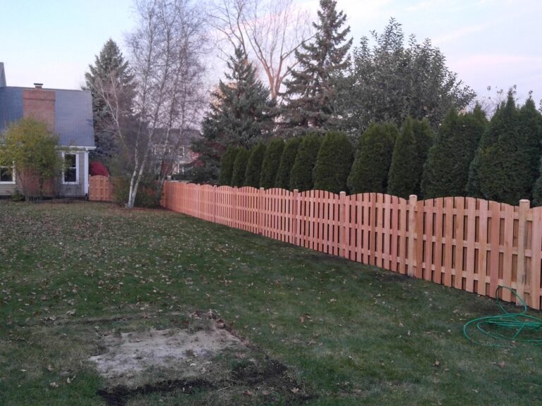 Choosing the Right Fence Contractor: A Comprehensive Guide for Homeowners